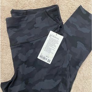 LuLuLemon NWT Base Pace 23” crop